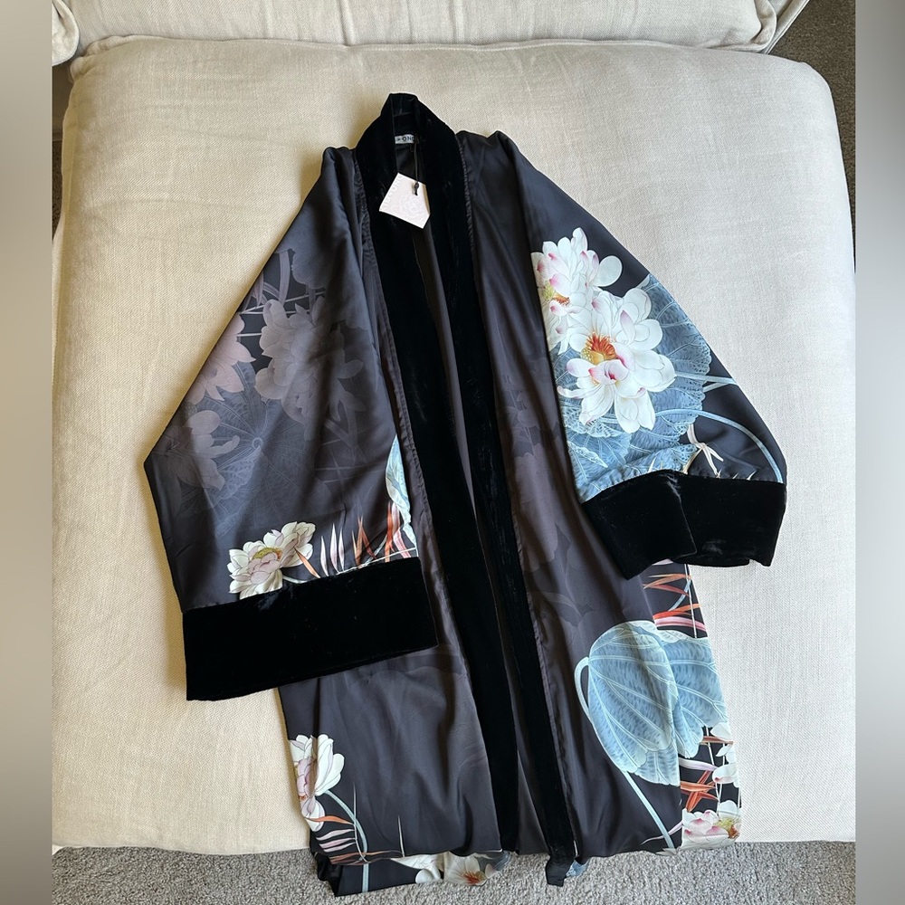 Kim + Ono NWT Long Floral Pattern Robe